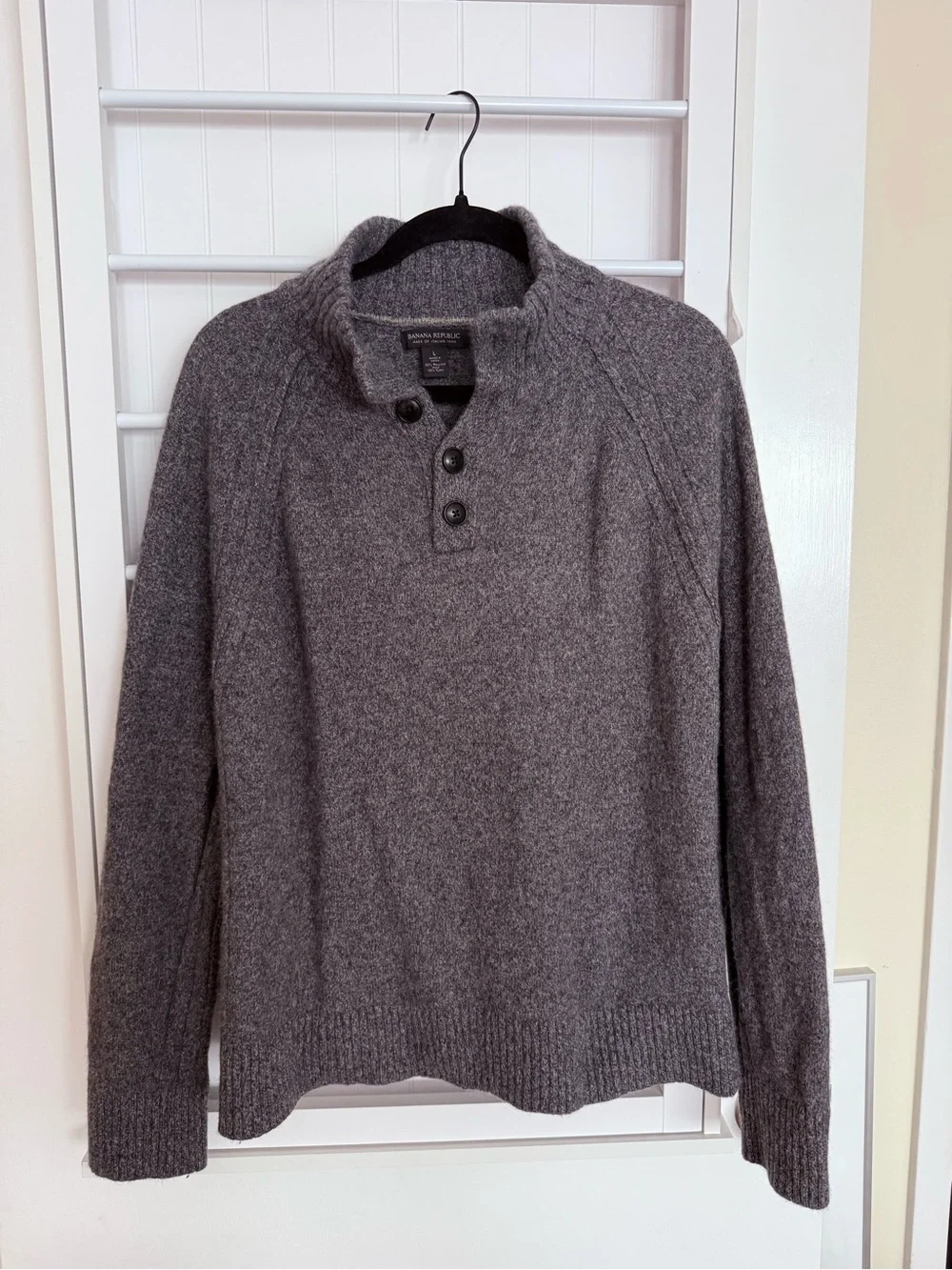 Banana Republic Men's Heather Gray Three-Button Crewneck Sweater